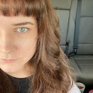 Meet your Posher, Crystal